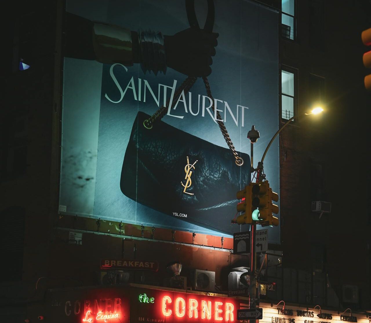 The New Rules of Advertising: Winning Attention in a Crowded Market